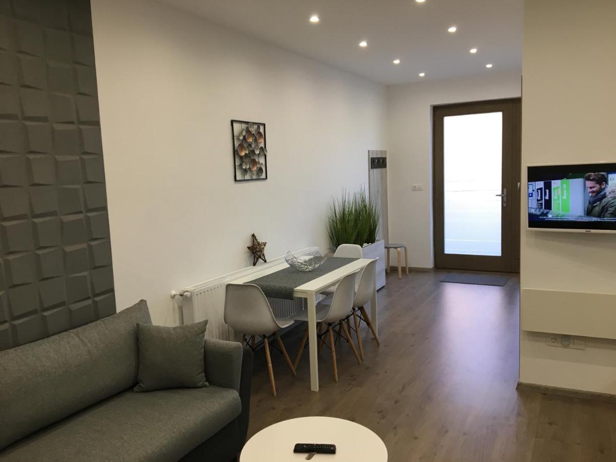 Foter Apartman Ii. Villany Exterior photo